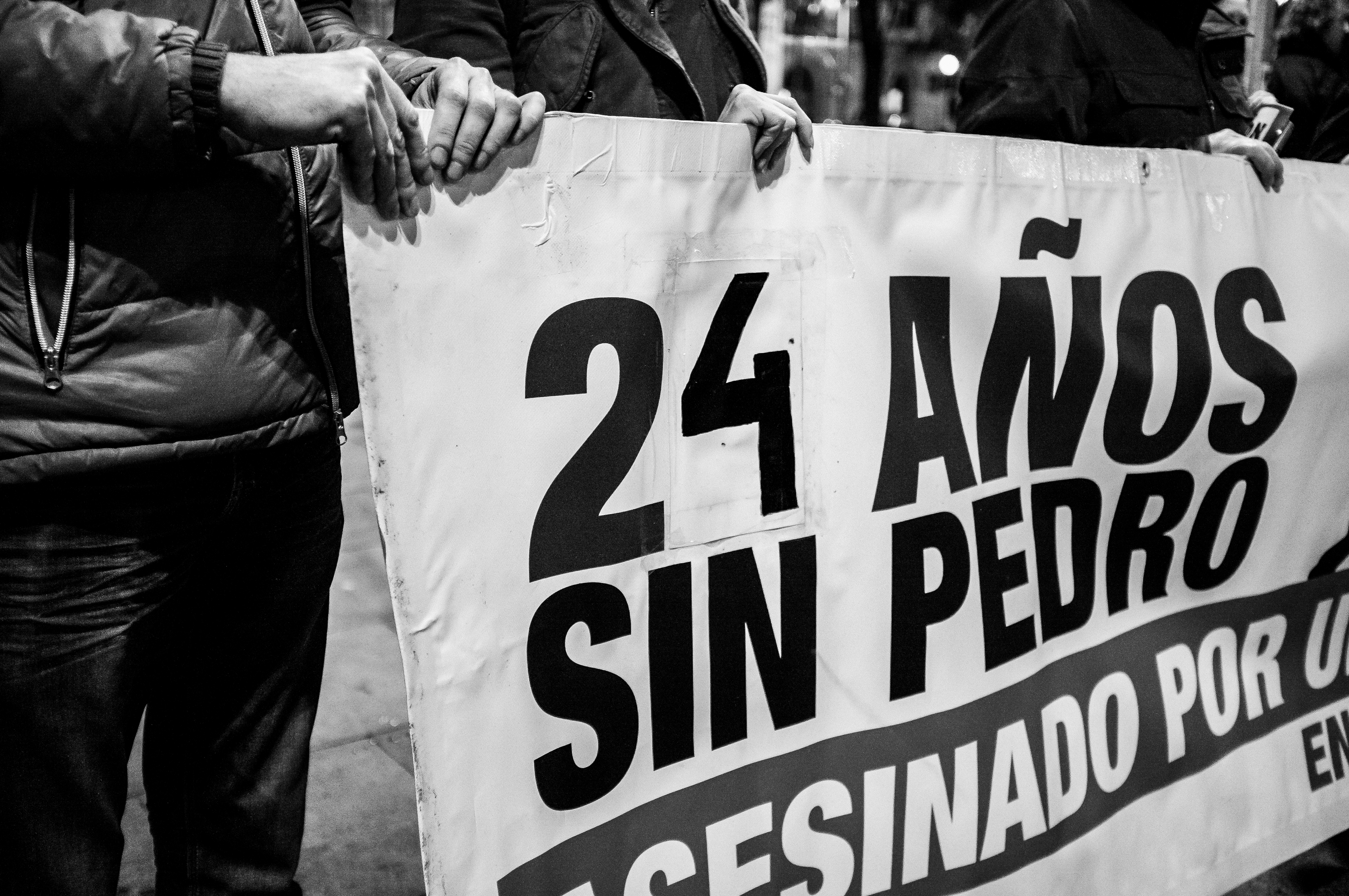 Pancarta de la Plataforma Pedro Álvarez Foto: Iván López 