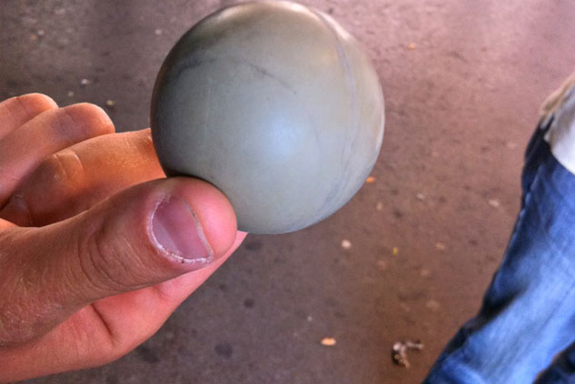 Una bala de goma lanzada durante una manifestación en 2012 | Foto: MÓNICA SOLANAS